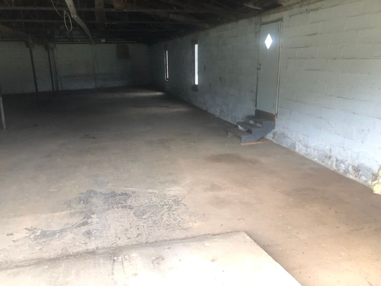 Maysville: 530 Sims St, Maysville, GA 30558